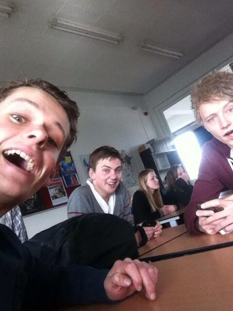 Selfieboyccc's tweet photo. #hi #hetccc #SLAMSchoolawards #slamfm http://t.co/8ubKjXnlNe
