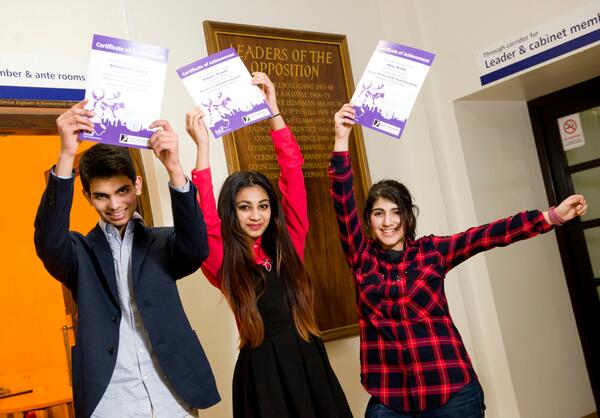 HFYoungReporter's tweet photo. Love this pic of Daanial Chaudhry, Rahima Begum (MYP) &amp; Mina Mahdi (DMYP) at #LBHF @UKYP elections-well done all! http://t.co/VSkYxXus1C