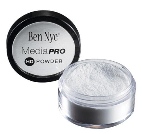 TILTMAKEUP's tweet image. Just a light dusting gives your foundation an airbrushed, photo ready finish  #bennye #hdpowder #makeup #tiltmakeup