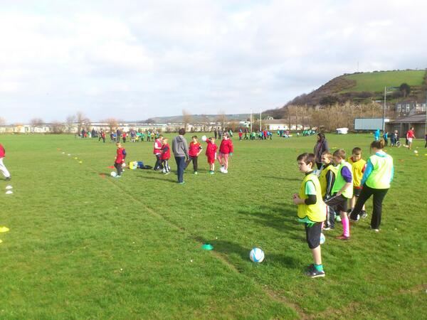 Brynmac10's tweet photo. Great day at aberaeron dragon sport multiskills festival with over 120 in attendance! #dragonsport #growingthegame http://t.co/wRFjdkJiu8