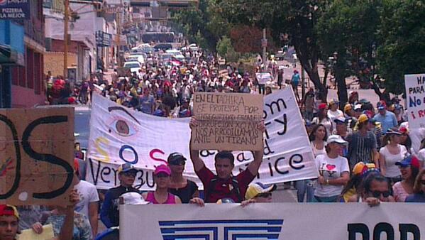 Marcha profesores 19M bajando por la Carabobo... #tachira no se detiene #19MVzlaTrancaAlTirano #Conclu18M