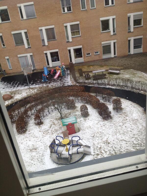 IngvildFlaen's tweet photo. Snow!? Really?!?! Norway, I quit !! ;) http://t.co/KdxBiNR2wi