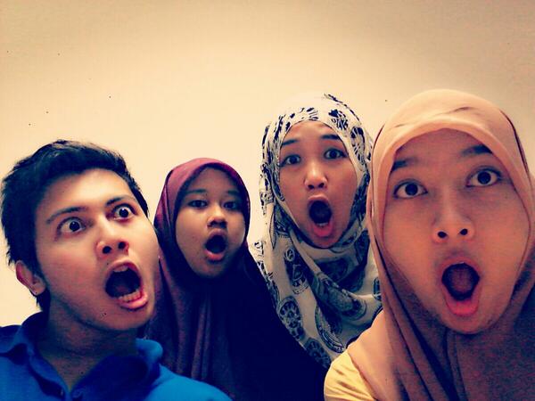 safirawwww's tweet photo. mohon diretweet, foto absurd bin fenomenal XD @firlypirly @RizQend @aghnialaras @bemfkgua #SenyumDongSTOVIT #WOHD2014 http://t.co/tGIxwuyr42