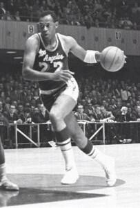 エルジン ベイラー 34年9月16日ワシントンDC 196cm 102kg 空中を優雅に