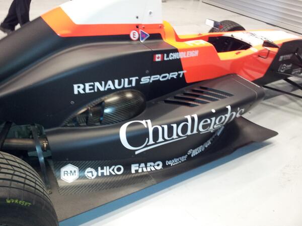 PlusComposites's tweet image. Nice Renault Formula with a lot of carbone composites parts are just arriving on the circuit