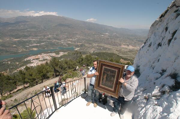ideal_granada's tweet photo. Roban el Cristo del Zapato. Informa @F_Arguelles: http://t.co/9nL7IRKI4a #Granada http://t.co/BFfH98HVo1