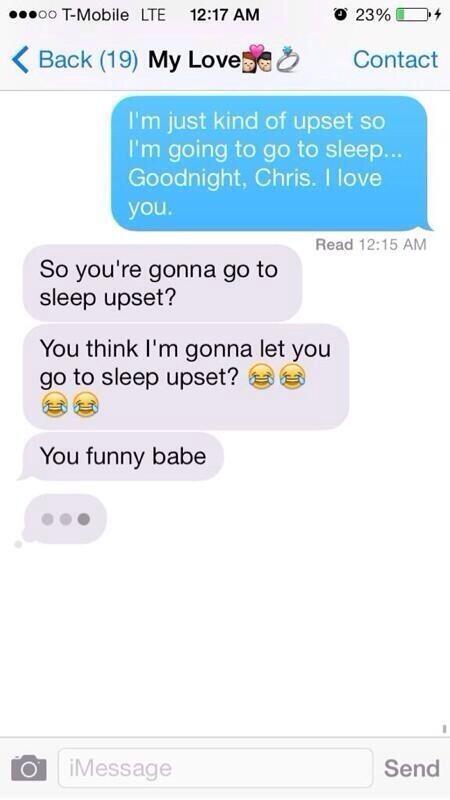 sodamndreamy's tweet image. I swear it's two girls texting each other cuz ppl like this don't exist