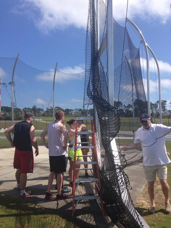 GrinnellXCTF's tweet photo. #throwerprobs http://t.co/xsWZZdJfRA
