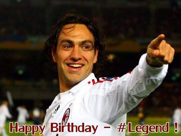 FutballTweets's tweet photo. Happy Birthday Legend! http://t.co/ohYAngiASB