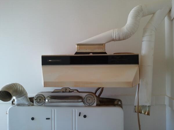 Cynthia_Cummins's tweet image. Hot on Tuesday Tour: Kitchen needs work.#SFRE #fixerupper #developmentpotential #remodeling #HomeImprovement