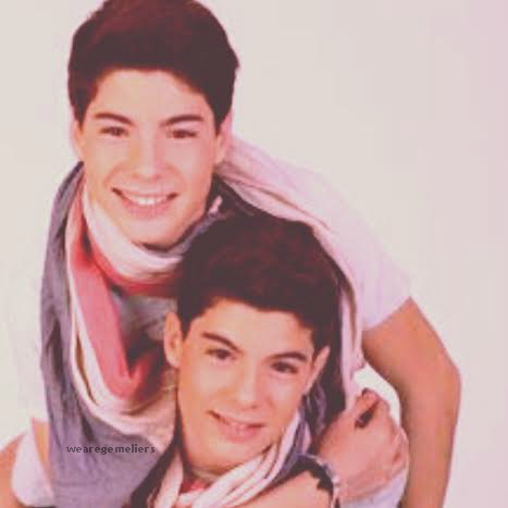 MenuudosGemelos's tweet photo. ¿Adorables? Es poco. http://t.co/IyZbLSpYei