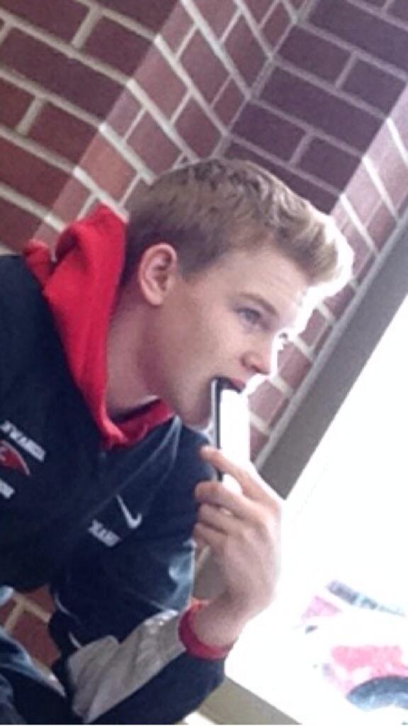 evenson19's tweet photo. @LenhartJoel #modelstaus #lookroom #bitingphone http://t.co/NVLIutqt5h