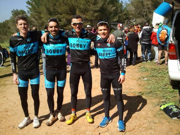 bobby15067481's tweet photo. Hijos del mountain bike!!!grandes!!!@CollCamps @david_sintes1 @JeromofullGas @kikecarpe http://t.co/XrWtg9xXvQ