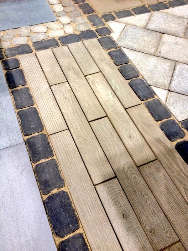 <a href="/techoblocpete/">Paver Pete</a> Borealis cast stone is amazingly realistic! One of my favorite new products <a href="/canadablooms/">Canada Blooms</a> this year!