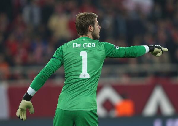 ManUtd's tweet image. Man of the Match 1/3 - Retweet this if @D_DeGea gets your vote for #mufc against Olympiacos.
