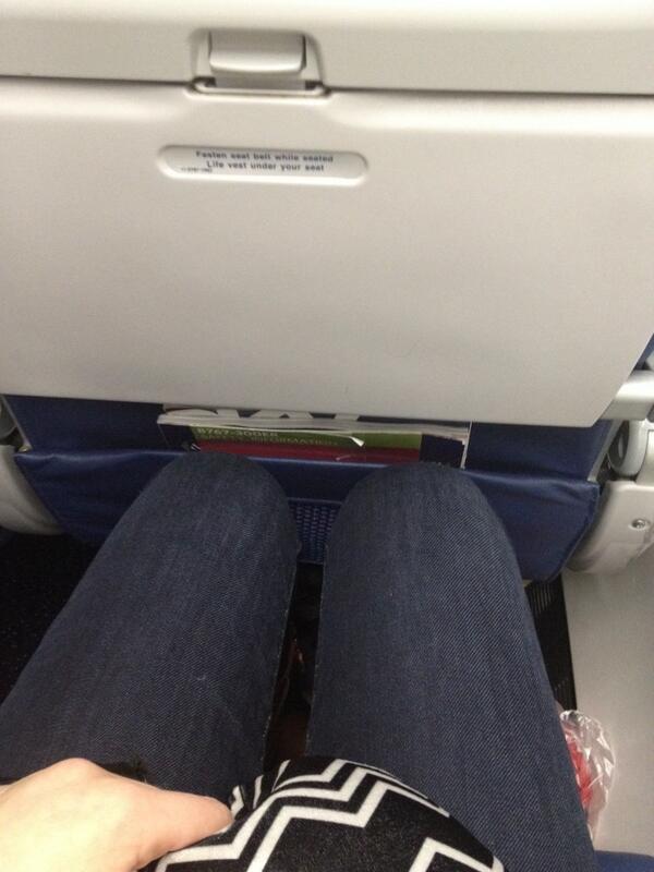 jackiedebellis's tweet image. The only time I hate being tall. #flyingproblems #delta