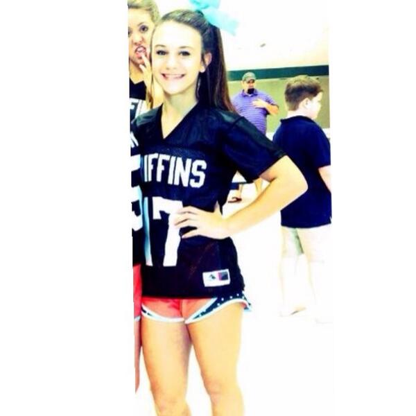 “@dclightfuI: Quote with a rl, whoever RTs thinks you're beautiful❤️” i