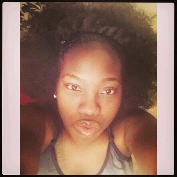 ChallengedLover's tweet photo. Yeah I'm my owe www. Yes www=working women Wednesday. F a broke ass wcw. That cute face&amp;slim waste an't gne last 4eva http://t.co/eG47T5RuBb