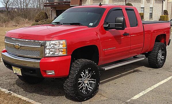 EdgeProducts's tweet photo. #EdgeFanFeature, Dustin's 08 #Chevy #Silverado powered by the Edge Gas Evolution w/ too many mods to list! http://t.co/OC6lR4xy7e