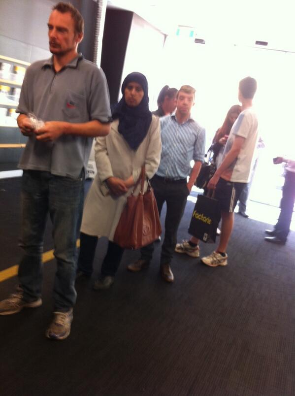 C___lab's tweet photo. @CommBank line out the door.. 2 staff on the tellers? Pick your game up! #needtochangebanks http://t.co/7s83GY72EP