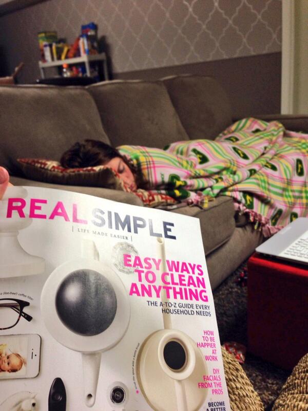 the_O25's tweet photo. My wife is tired from reading cleaning magazines and then cleaning things #cleanfreak @kaylabarty http://t.co/2bnywYRsqI