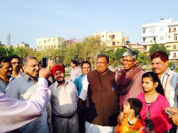 KhanBdn's tweet photo. Ashutosh ji aap bht ache lag rahe hain as a politician http://t.co/uMWXMnHBWT