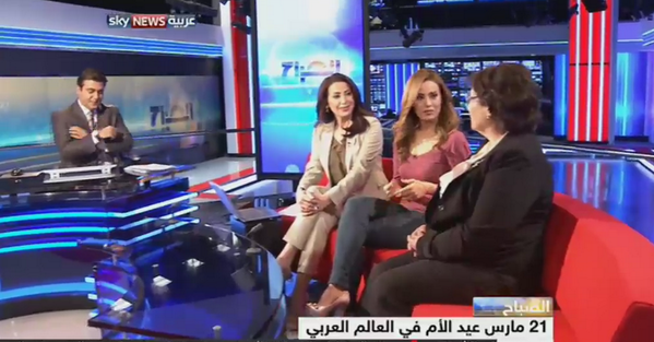 skynewsarabia's tweet image. فاجأ فريق #سكاي_نيوز_عربية جرير دبابنة @dababnehsky باستضافة والدته على الهواءخلال فقرة عن عيد الأم.الفيديو بعد قليل!