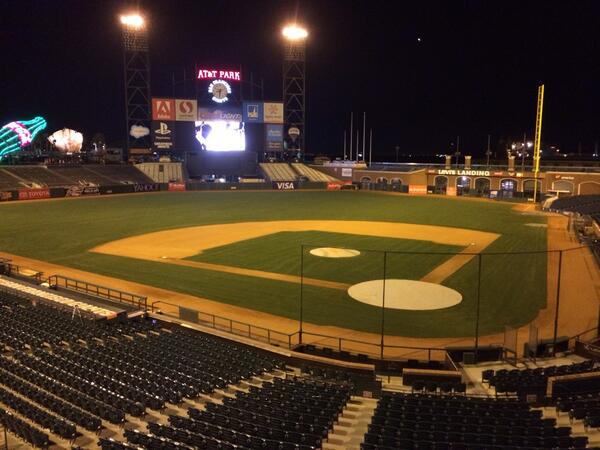 rekaharte's tweet photo. #YetiZen #GDC2014 party at AT&T park. http://t.co/egJtIqXVHm