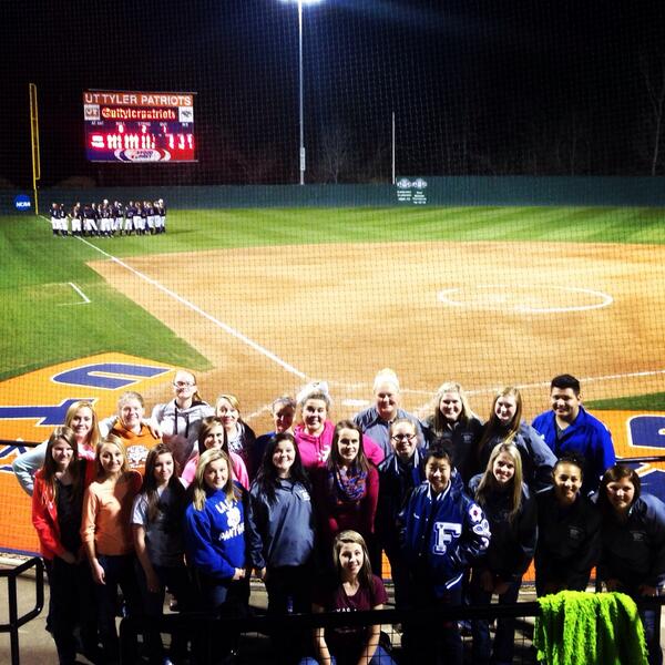 FHS_Softball14's tweet photo. Glad the girls got to watch a great game between UT-Tyler and ETBU!! #uttylersb @uttylerpatriots http://t.co/jVTqStYEWG