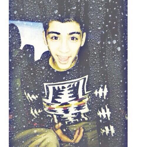 Zayn. (@malikimpostor) on Twitter photo 