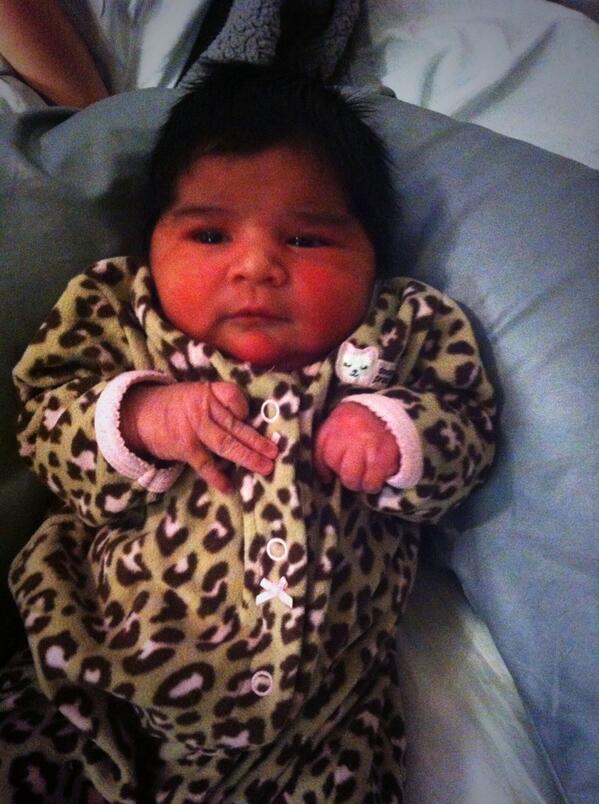 funsize122191's tweet photo. #newborn #baby #niece #cheetah #cute http://t.co/7nZjNCDN2h