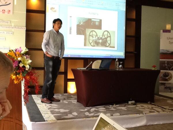 bill_crowther's tweet photo. @chinnapat  showing one of his many innovative uavs at roboshop #roboshop2014 http://t.co/njwIuuJ7Ul