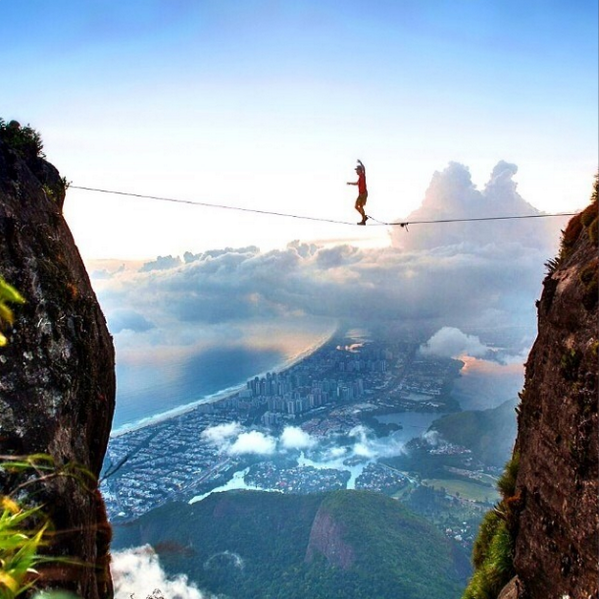 JaredLeto's tweet photo. RT @WorldPicsDaily: Walk the Line - Rio de Janeiro, Brazil. #WorldPicsDaily http://t.co/A9o2eeB7BN