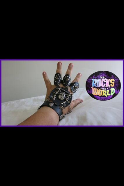 QualatexBrasil's tweet photo. O pessoal está caprichando na fantasia!! Are You Ready to Rock? #worldballoon14 http://t.co/BSTNW3WZr0