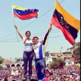MariaCorinaYA's tweet photo. #TachiraSomosTodos Cómo se equivoca régimen cubano y el Sr Maduro si creen q a punta d golpes nos van a doblegar http://t.co/tvBe3y5qg3