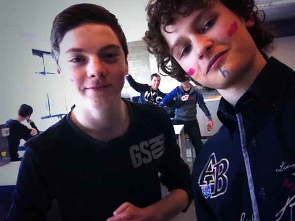 Selfieee met 5 personen les dat is pas luxe #slam#fm #moc #Mondriaancollegoss #artsenzondergrenzen #SLAMSchoolawards