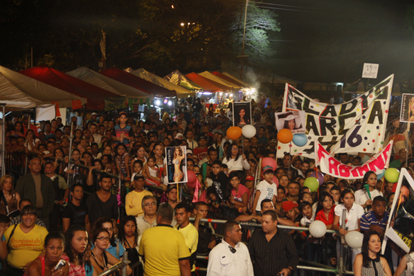AlcDeGirardot's tweet photo. FOTOS: Los maracayeron optaron por disfrutar las ferias San José 2014  #MaracayTerritorioDePaz @Araguapolitica http://t.co/9ooVNGsfnf