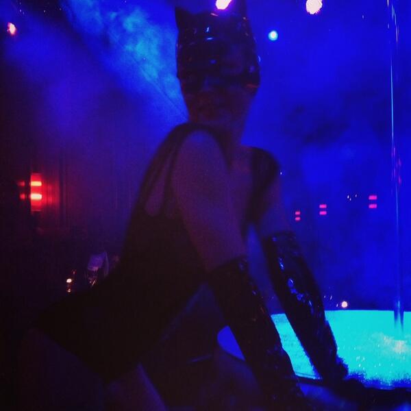Epikurienne's tweet image. Catwoman revient....#show #poledance #SecretSquare #cabaret