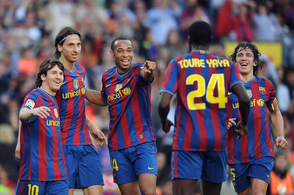 FootballFunnys's tweet photo. Once upon a time in Barcelona http://t.co/GZgzUUrUNG