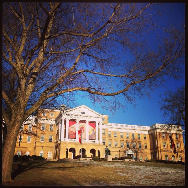 UWMadisonLS's tweet photo. Sssshhh. Listen... Spring? #dailybascom #wiwx http://t.co/9zjvfyK8tm