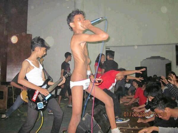 kahfy_smith's tweet photo. aya salam yeuh ti babaturan maneh @Jalmagelo http://t.co/TX8xafv7jO