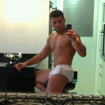 Cabimasjoseleal's tweet photo. Si quiren sin ropa haga retweet http://t.co/FReK4jQLuf