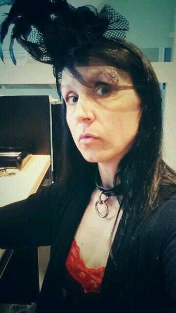 demonatrix69's tweet photo. Always ready for death #funeralheadpiece #darkfascinator #gothicstyle #gothatwork I http://t.co/rQfd3BDQTm