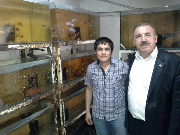 ibrahimvuraldnz's tweet photo. Evinde balık yetiştirerek ekmek parasını çıkartan kardeşime 'hayırlı işler' diledik... http://t.co/PS70HtdDlq