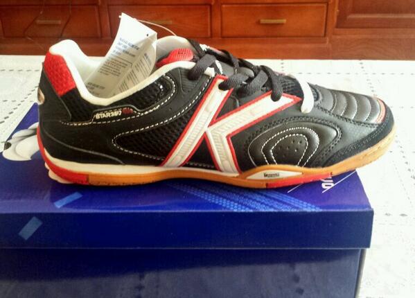 JesusMurga6's tweet photo. ¿Quieres que comience ya el sorteo de mis zapatillas con @futbolsalaweb ? Pues comienza! Participa RT+FOLLOW suerte! http://t.co/iryQm53zmm