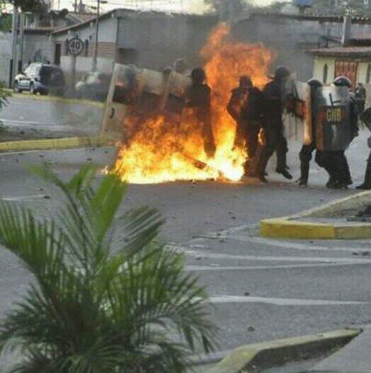 Jorgecheverriap's tweet photo. Barquisimeto cabudare no comen coba http://t.co/o7wVRxgYOR