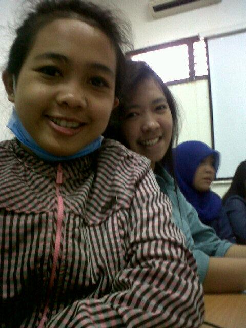 Ada yang salah masuk lab <a href="/Dianrahayups/">SEM !!!</a> nyempit2in bangku gua