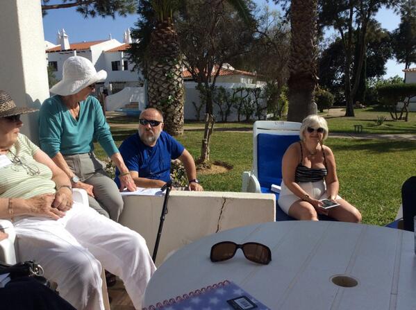 johnhanson47's tweet photo. Research brainstorming session #genealogy in the sun @LostCousins with @SoGGenealogist @johnhanson47 @DebbieKennett http://t.co/Ydx1vUQUFX