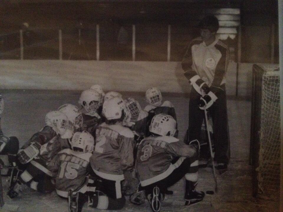 Happy Birthday to Bobby Orr. Here\s a pic of him with my \80 Mite-A team. That\s me kneeling on the ice behind him.

 