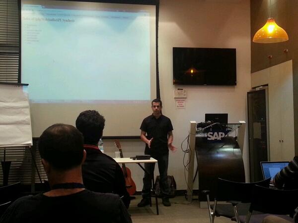 gilfink's tweet image. Roy Pearl is talking about #WebAudioAPI in #FrontEndIL. Great session!